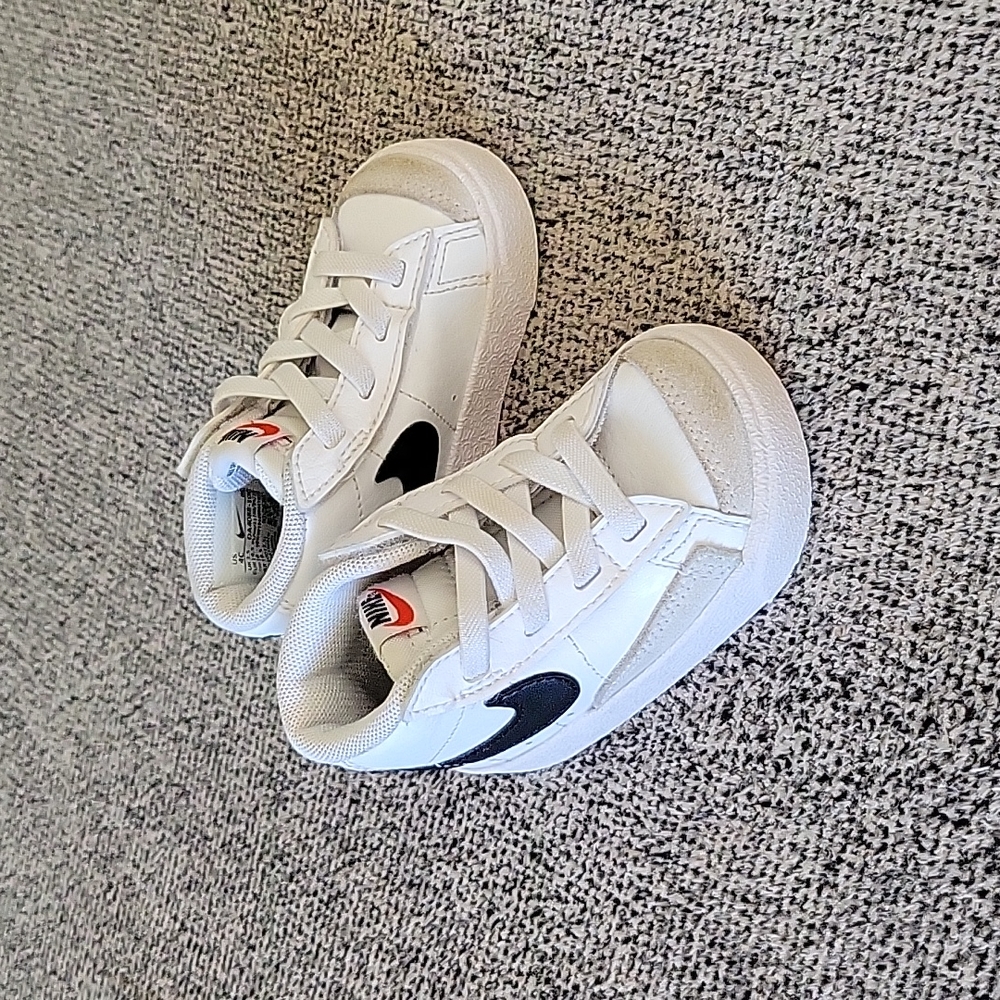 Toddler Nike Blazers sz 4